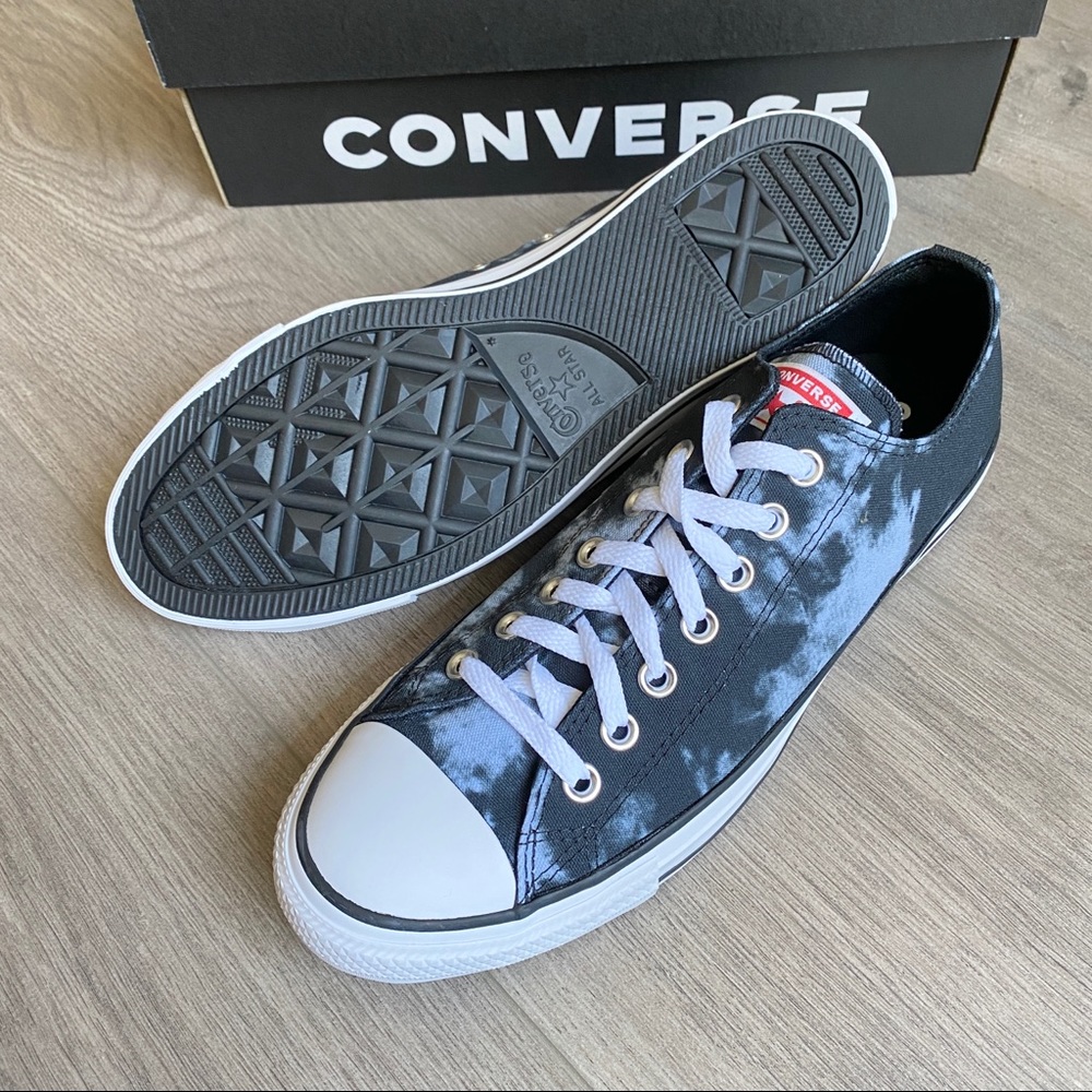 NWT Converse Chuck Taylor All Star Low - Picture 2 of 7